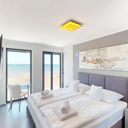 Paramount Adria