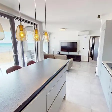Paramount Adria *