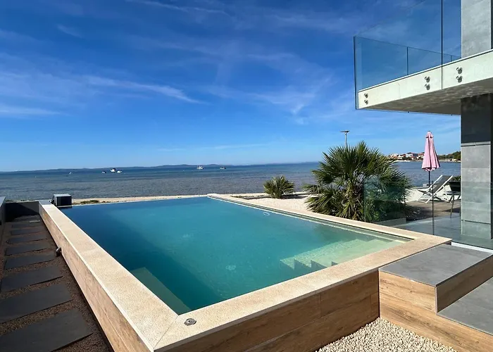 Paramount Adria Apartament *