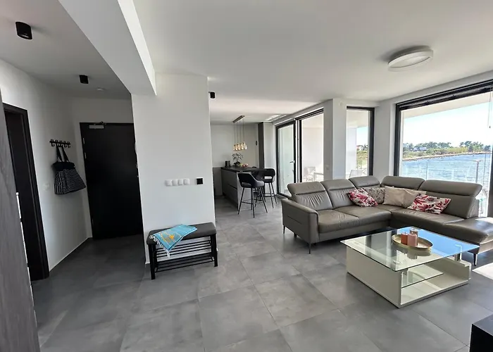 Paramount Adria *
